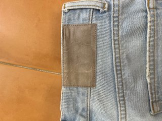 Vaqueros cortos rotos