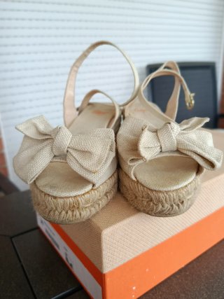 Sandalias Castañer Beige