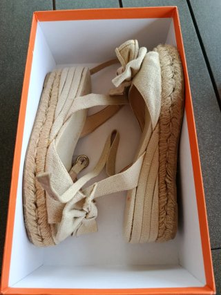 Sandalias Castañer Beige