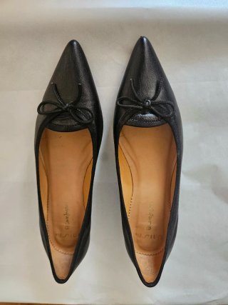 Zapatos piel UNISA planos negros mujer. N° 40.