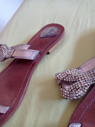 Sandalias Cuplé doradas y plateadas