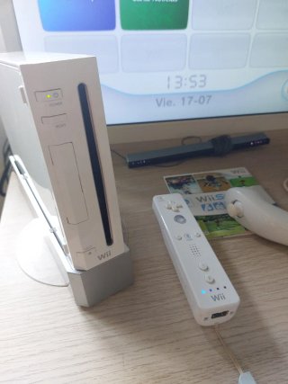 Nintendo Wii Mandos y Juego Wii Sports