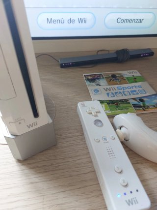 Nintendo Wii Mandos y Juego Wii Sports