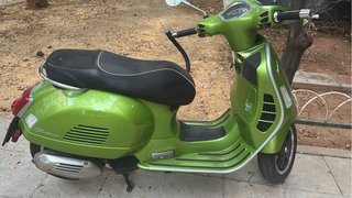 Vespa GTS Super Verde