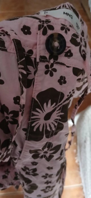 Pantalones cortos florales rosas y marrones