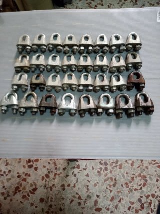 Perrillos Sujetacables Metálicos