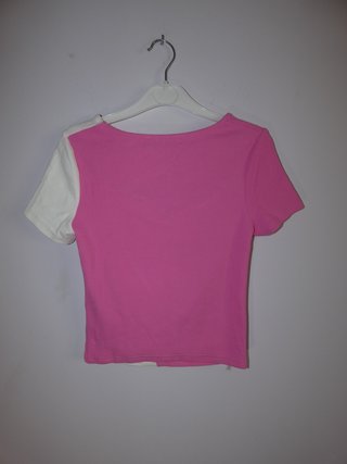 Top bicolor rosa y blanco fruncido