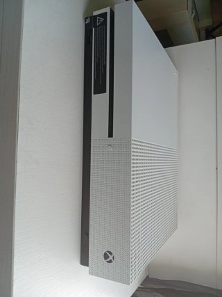 Xbox One S Bianca (Solo console, senza controller)