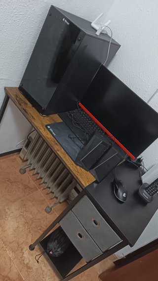 Computer Completo con Monitor e Tastiera, mouse