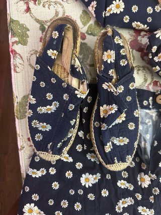 Conjunto: Bolso, Bermudas y Zapatillas Flores