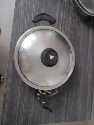 Olla AMC 28cm con tapa