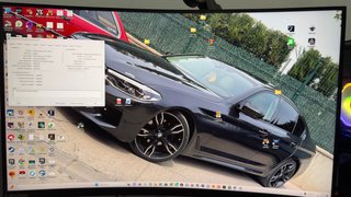 Monitor Lenovo da 32'' con supporto
