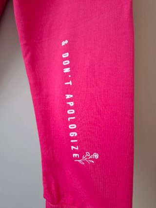 Sudadera fucsia Be Yourself