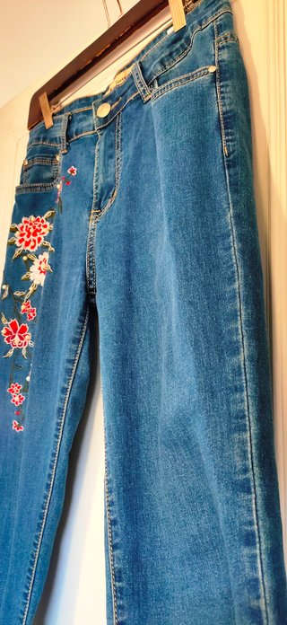 Jeans Miss Fanny bordado floral azul
