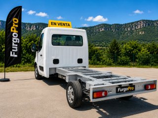 Nissan NV400 2021
