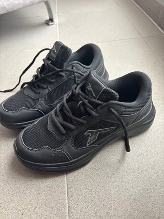 Zapatillas deportivas negras Décimas