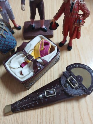 Lote de figuras torero y caballoregalo toro tienep