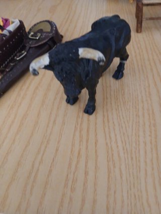 Lote de figuras torero y caballoregalo toro tienep