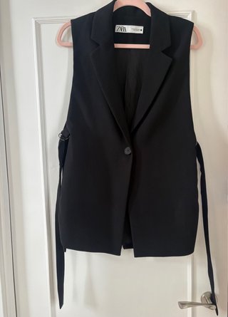 Chaleco negro de Zara
