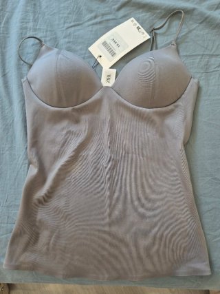 Top Zara Talla S gris perla verano 2026