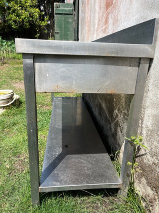 Mesa de cocina y lavabo de acero inoxidable
