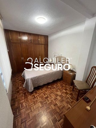 Piso en alquiler en Pueblo Nuevo en Madrid