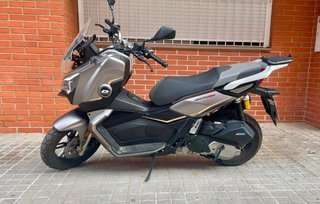 QJ Motor ATR 125 Gasolina 2024 Nueva