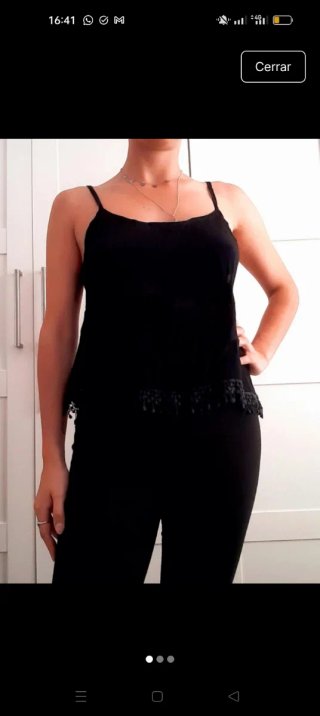 Blusa negra tirantes con detalles