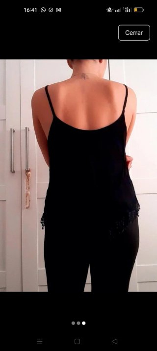 Blusa negra tirantes con detalles