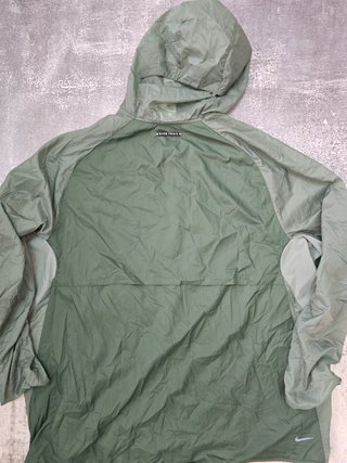 Chaqueta Nike Trail Aireez con capucha