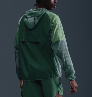 Chaqueta Nike Trail Aireez con capucha