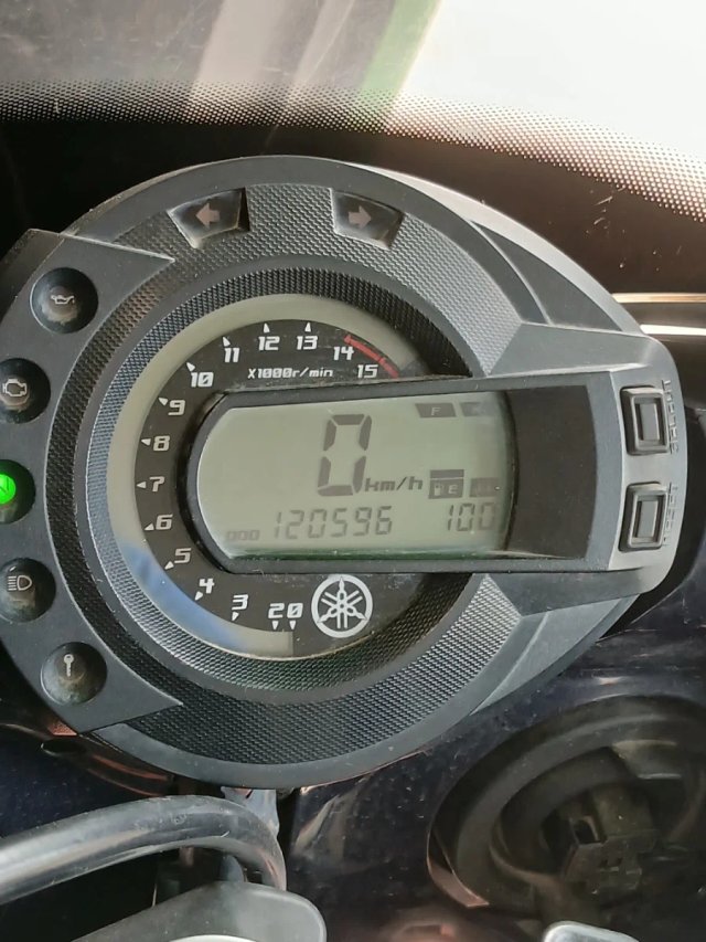 Marcador Yamaha FZ6 2004 carenada