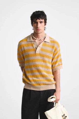Polo de verano de rayas beige y color mostaza.