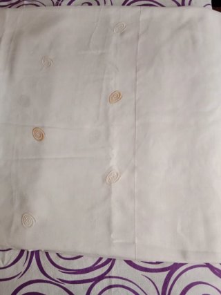 Tela para cortina beige con bordado