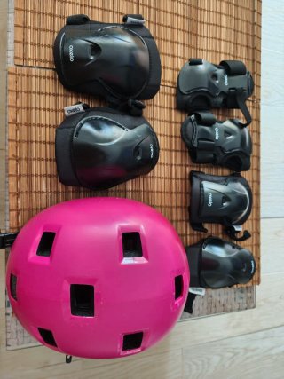 Patines, protectores y casco