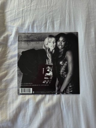 Vinilo 7 Reneé Rapp Tummy Hurts UO