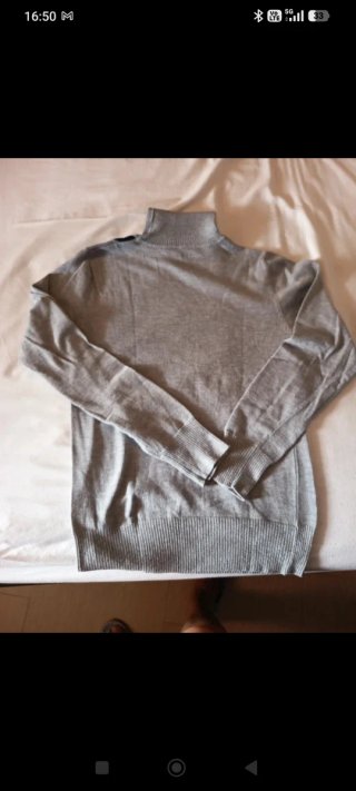 Jersey cuello alto hombre argyle gris