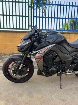 Kawasaki Z1000 Negra/Plata