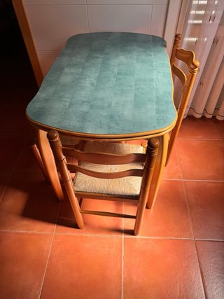 Cocina completa:electrodomésticos,mesas y sillas