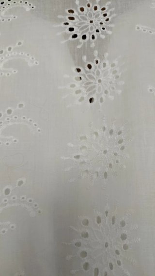 Vestido blanco bordado suizo