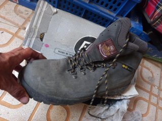 Botas de seguridad gris y negras talla 47