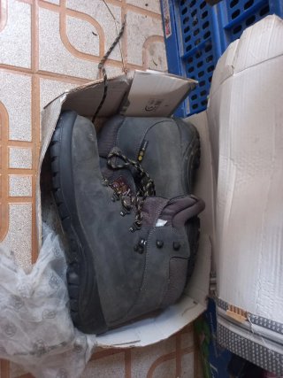 Botas de seguridad gris y negras talla 47