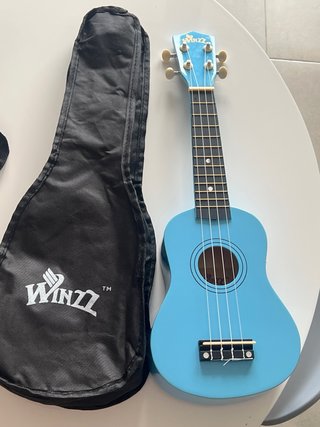 Ukelele azul WINZZ
