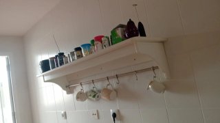 Estantería de cocina de madera blanca