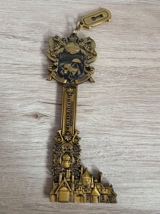Llave decorativa dorada Toad Hall