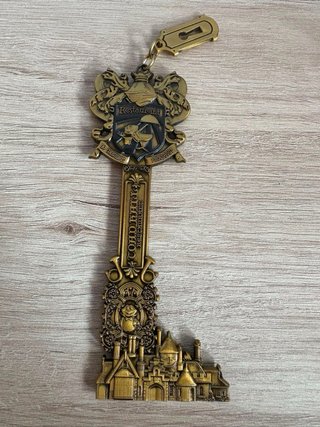 Llave decorativa dorada Toad Hall