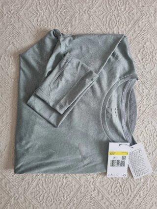 Camiseta Nike Dri-Fit manga larga gris