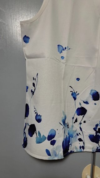 Blusa sin mangas con estampado floral
