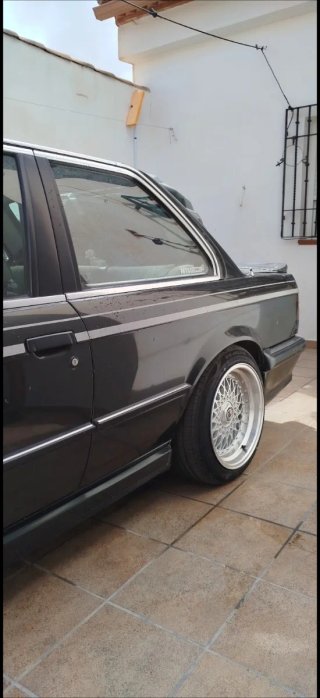 BMW e30  1985