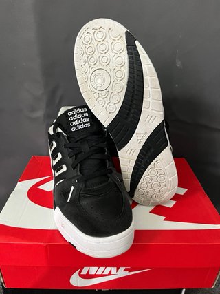 Adidas Zapatillas Negras y Blancas